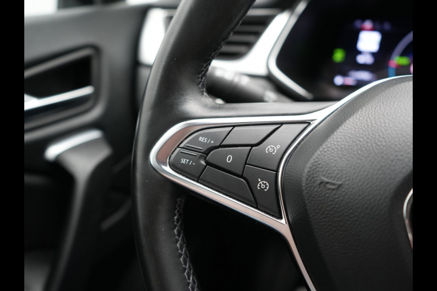 Renault Captur 1.6 E-Tech PHEV Intens 160pk | Camera | Apple Carplay | Cruise Control | Keyless | Sportstoelen Verwarmd | Virtual | Navigatie | DAB | 18"L.M | | Plug In Hybrid |