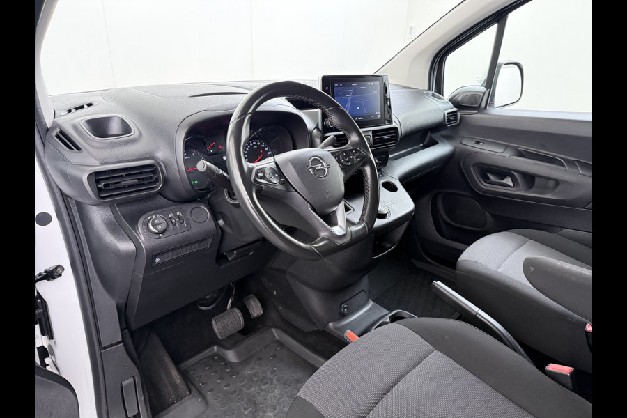 Opel Combo 1.5D 131PK Automaat L2H1 Navi Airco Pdc Dakdragers Apple Carplay Android Auto Cruise DAB Edition Schuifdeur Betonplex Wandbetimmering Bott Inbouwkast Regen-Lichtsensor 1e Eigenaar Origineel Nederlandse Bedrijfswagen