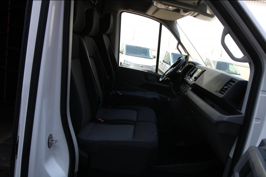 Volkswagen Crafter 30 2.0 TDI L3H2 140PK Comfort / Imperiaal / Camera / Trekhaak