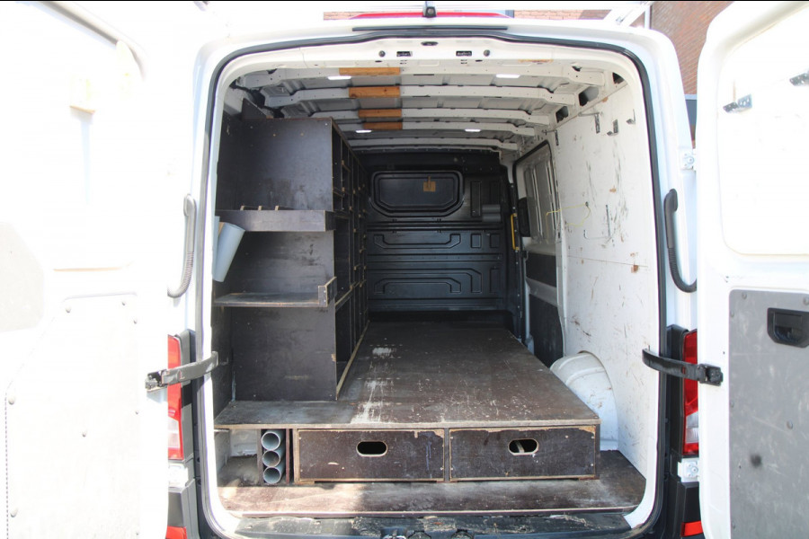 Volkswagen Crafter 30 2.0 TDI L3H2 140PK Comfort / Imperiaal / Camera / Trekhaak