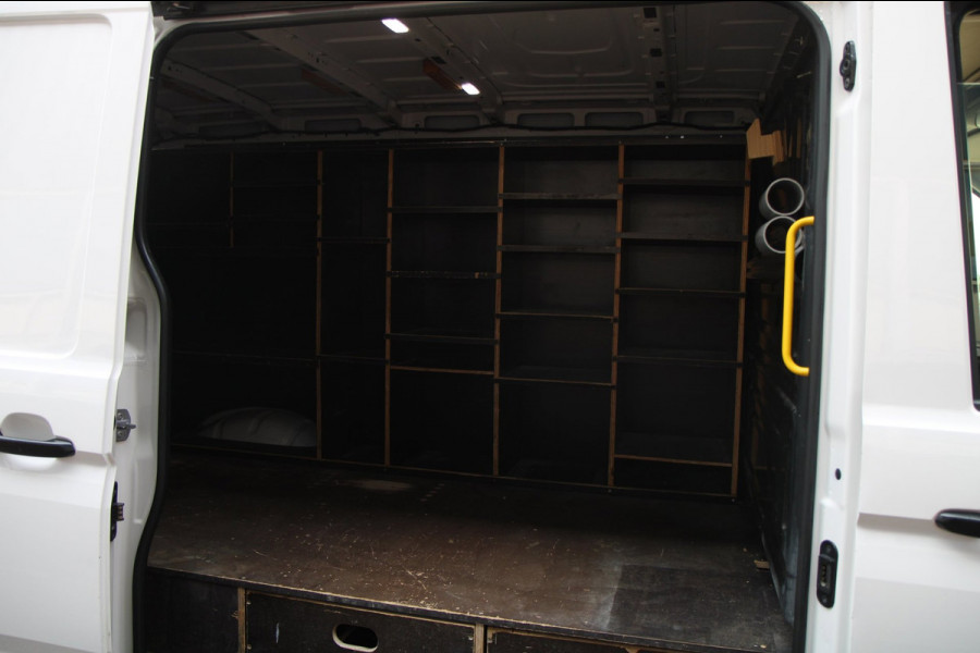Volkswagen Crafter 30 2.0 TDI L3H2 140PK Comfort / Imperiaal / Camera / Trekhaak