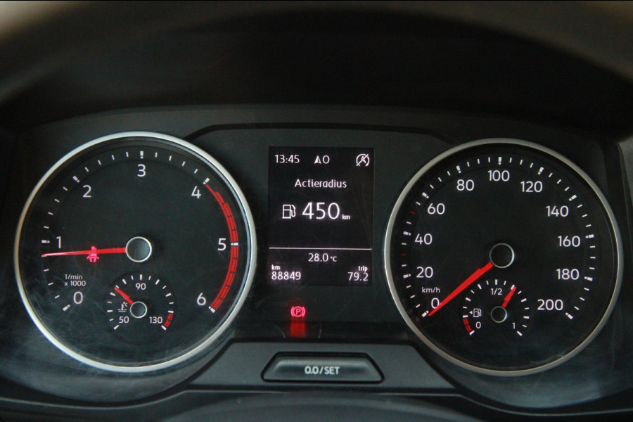 Volkswagen Crafter 30 2.0 TDI L3H2 140PK Comfort / Imperiaal / Camera / Trekhaak
