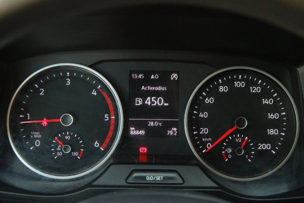 Volkswagen Crafter 30 2.0 TDI L3H2 140PK Comfort / Imperiaal / Camera / Trekhaak