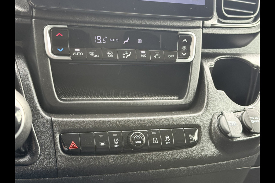 Opel Movano 2.2D 120 PK / L2H2 / ** NIEUW BPM VRIJ ** / TREKHAAK / CAMERA / 3-ZITS / ECC / LED / CRUISE / LANE ASSIST
