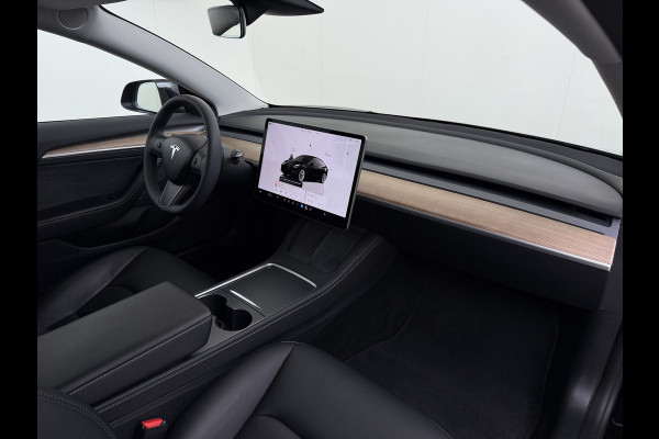 Tesla Model 3 Standard RWD Plus 60kWh Warmtepomp LFP-Accu SOH 93% AMD Ryzen™ ­Stuur+Stoelverwarming Navi Camera's Leder Adap.Cruise Elek.Achte Premium Luidsprekers Lmv 19" Led Panoramadak Google Maps® Elek.Stoelen+Memory 1e Eigenaar Origineel Nederlandse Auto