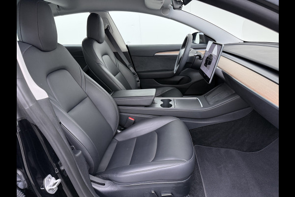 Tesla Model 3 Standard RWD Plus 60kWh Warmtepomp LFP-Accu SOH 93% AMD Ryzen™ ­Stuur+Stoelverwarming Navi Camera's Leder Adap.Cruise Elek.Achte Premium Luidsprekers Lmv 19" Led Panoramadak Google Maps® Elek.Stoelen+Memory 1e Eigenaar Origineel Nederlandse Auto