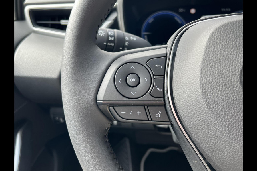 Toyota Corolla Touring Sports 140 Dynamic Plus | Stoel + Stuurverwarming, 17 inch, Parkeersensoren, Keyless, Groot scherm