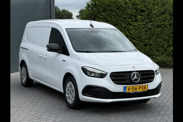 Mercedes-Benz eCitan 112 Pro L2H1 / 51 kWh / RIJKLAAR !! / 3.369 KM / High Performance LED-koplampen / CAMERA / ECC / CRUISE / TREKHAAK / STOELVERWAR