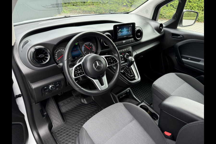 Mercedes-Benz eCitan 112 Pro L2H1 / 51 kWh / RIJKLAAR !! / 3.369 KM / High Performance LED-koplampen / CAMERA / ECC / CRUISE / TREKHAAK / STOELVERWAR