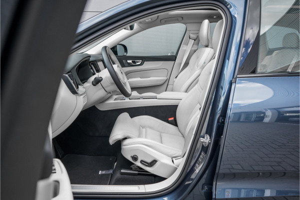 Volvo XC60 2.0 T8 Plug-in hybrid AWD Plus Bright Luchtvering Pano Elek Trekhaak 360°