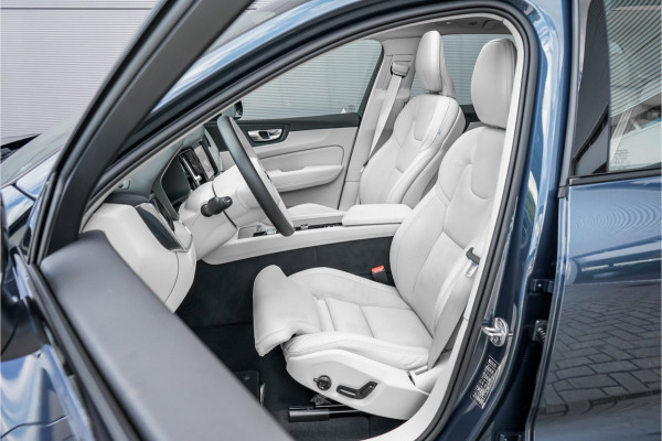 Volvo XC60 2.0 T8 Plug-in hybrid AWD Plus Bright Luchtvering Pano Elek Trekhaak 360°
