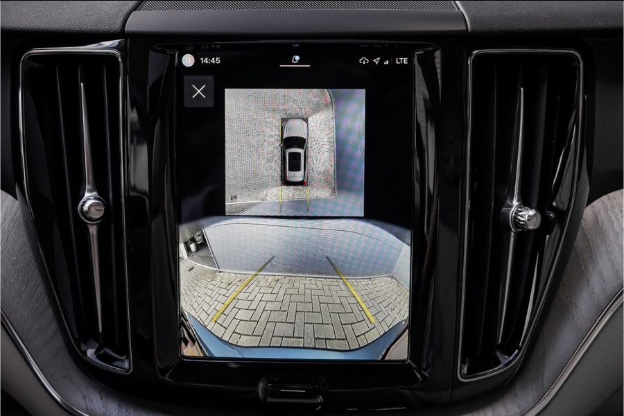 Volvo XC60 2.0 T8 Plug-in hybrid AWD Plus Bright Luchtvering Pano Elek Trekhaak 360°