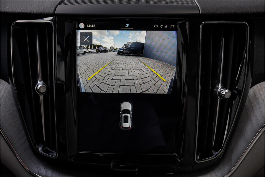 Volvo XC60 2.0 T8 Plug-in hybrid AWD Plus Bright Luchtvering Pano Elek Trekhaak 360°