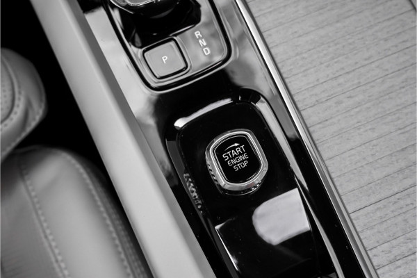 Volvo XC60 2.0 T8 Plug-in hybrid AWD Plus Bright Luchtvering Pano Elek Trekhaak 360°