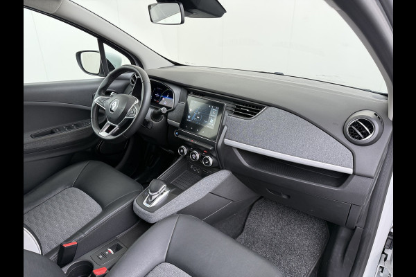 Renault ZOE R135 Zen **52kWh** Warmtepomp Eigen Accu Navi Ecc Apple Carplay/Android Auto Keyless Bluetooth Cruise Control Pdc SOH 76% Regen-Lichtsensor Led Lmv Isofix Lane Assist 1e Eigenaar Dealeronderhouden Origineel Nederlandse Auto