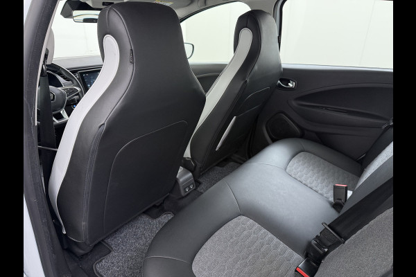 Renault ZOE R135 Zen **52kWh** Warmtepomp Eigen Accu Navi Ecc Apple Carplay/Android Auto Keyless Bluetooth Cruise Control Pdc SOH 76% Regen-Lichtsensor Led Lmv Isofix Lane Assist 1e Eigenaar Dealeronderhouden Origineel Nederlandse Auto