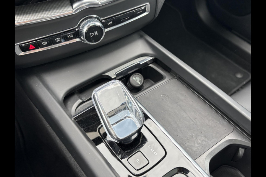 Volvo XC60 2.0 T6 Plug-in hybrid AWD Plus Black Edition LIGHTING PACK | 360 GRADEN CAMERA | HARMAN/KARDON AUDIO | HEAD-UP DISPLAY | PANORAMA DAK| VOLVO DEALER ONDERHOUDEN|