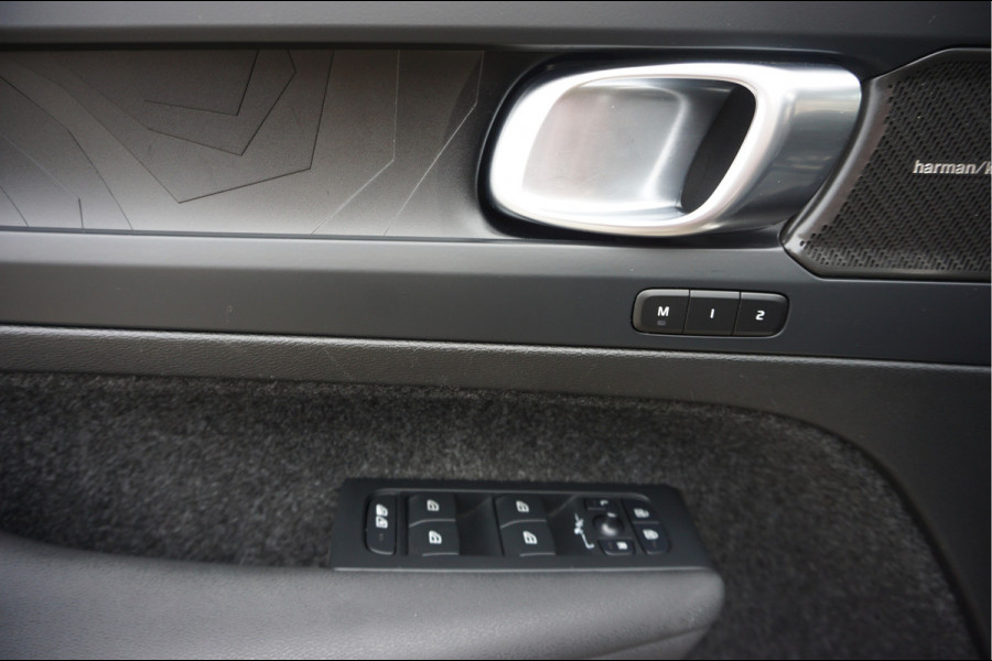 Volvo XC40 1.5 T5 Recharge ULTIMATE Schuifdak, Pilot Assist, Harman Kardon®