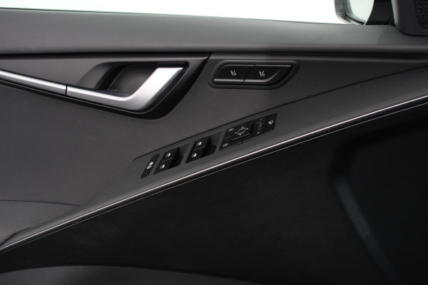 Kia Niro EV DynamicPlusLine 64.8 kWh SOH 100% Navigatie Half Leder Schuif-kantel dak Elektrische bedienbare achterklep DAB Led Camera