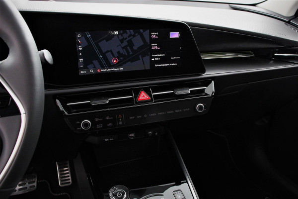 Kia Niro EV DynamicPlusLine 64.8 kWh SOH 100% Navigatie Half Leder Schuif-kantel dak Elektrische bedienbare achterklep DAB Led Camera