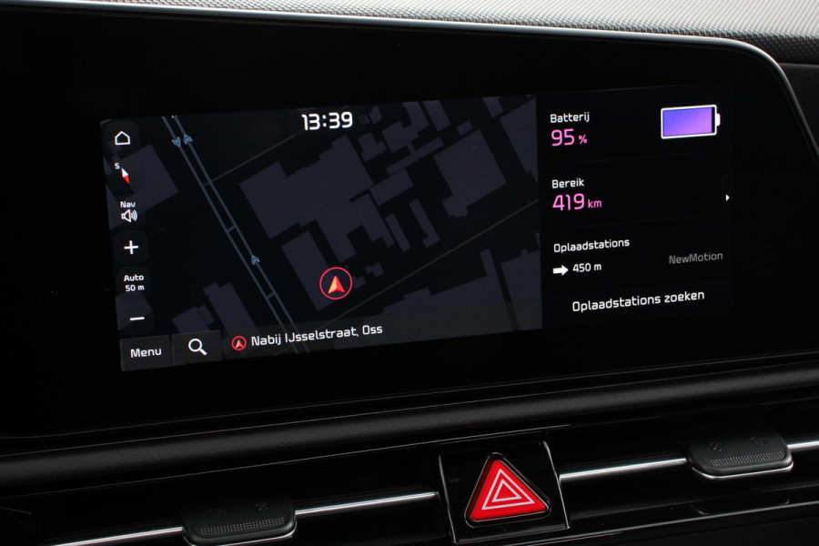 Kia Niro EV DynamicPlusLine 64.8 kWh SOH 100% Navigatie Half Leder Schuif-kantel dak Elektrische bedienbare achterklep DAB Led Camera