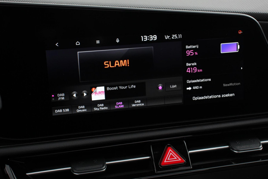 Kia Niro EV DynamicPlusLine 64.8 kWh SOH 100% Navigatie Half Leder Schuif-kantel dak Elektrische bedienbare achterklep DAB Led Camera