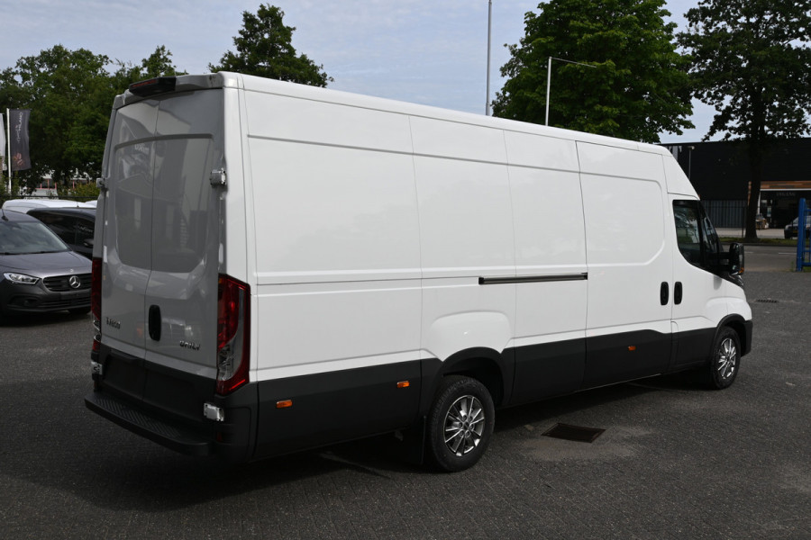 Iveco Daily 35S18 3.0 180 pk L4H2 Maxi Hi-Matic LED, ACC, Geveerde stoel, Camera, Navigatie