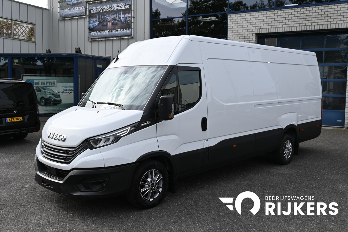 Iveco Daily 35S18 3.0 180 pk L4H2 Maxi Hi-Matic LED, ACC, Geveerde stoel, Camera, Navigatie