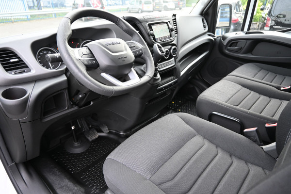 Iveco Daily 35S18 3.0 180 pk L4H2 Maxi Hi-Matic LED, ACC, Geveerde stoel, Camera, Navigatie
