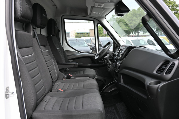 Iveco Daily 35S18 3.0 180 pk L4H2 Maxi Hi-Matic LED, ACC, Geveerde stoel, Camera, Navigatie