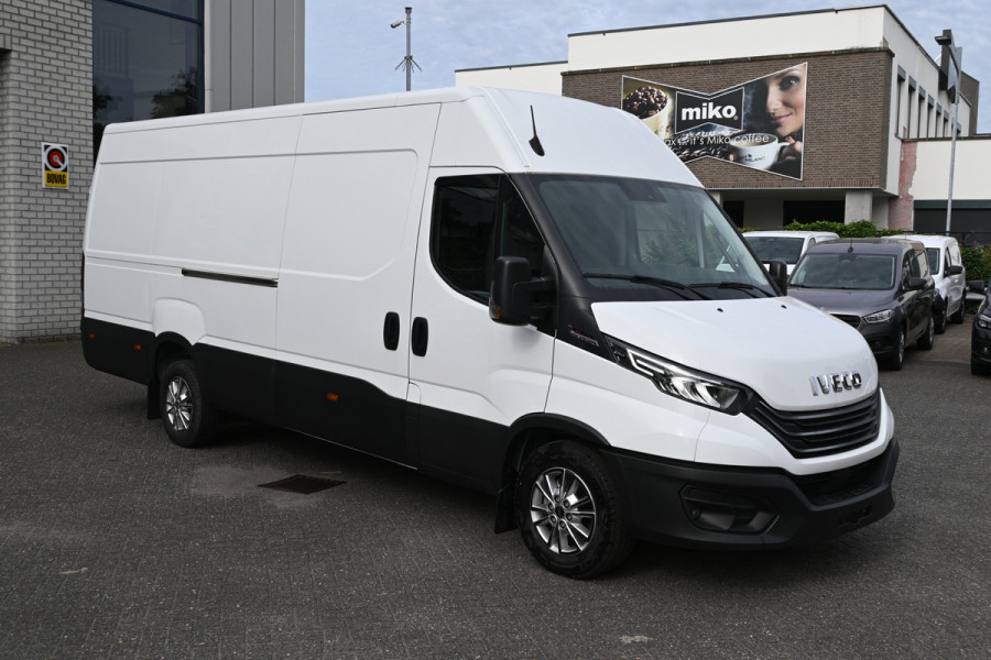 Iveco Daily 35S18 3.0 180 pk L4H2 Maxi Hi-Matic LED, ACC, Geveerde stoel, Camera, Navigatie
