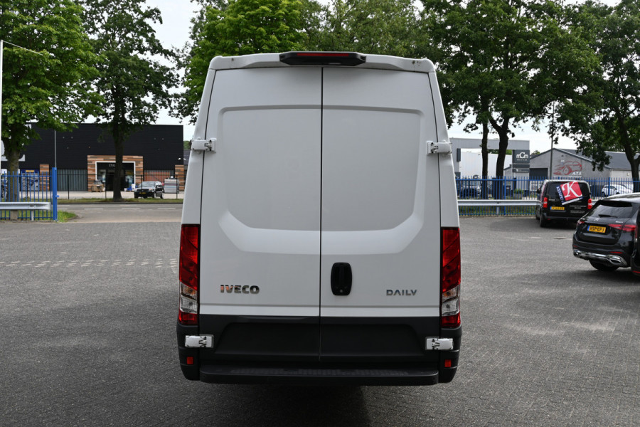 Iveco Daily 35S18 3.0 180 pk L4H2 Maxi Hi-Matic LED, ACC, Geveerde stoel, Camera, Navigatie