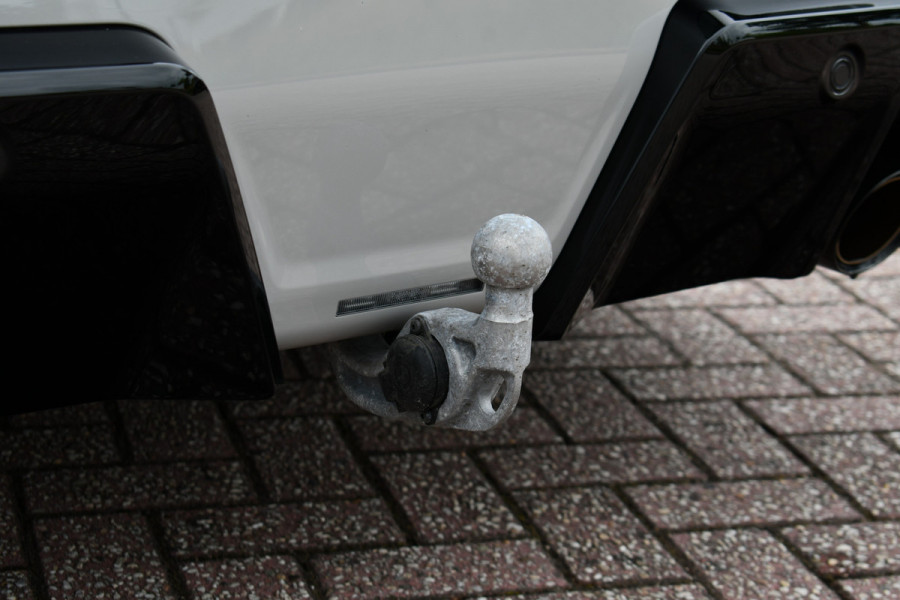 BMW M5 Touring | Chalk Individual | Ultimate Pack | Keramisch | Pano | Trekh | B&W | DA+