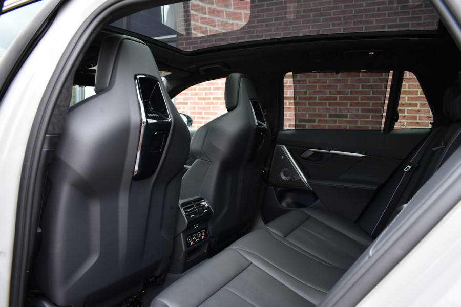 BMW M5 Touring | Chalk Individual | Ultimate Pack | Keramisch | Pano | Trekh | B&W | DA+