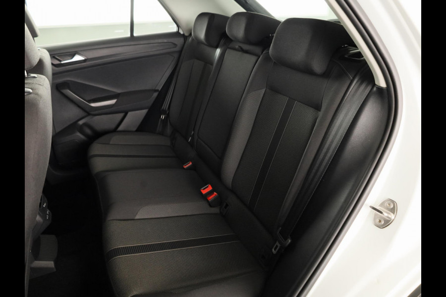 Volkswagen T-Roc 1.0 TSI Life 110 pk | Navigatie via App | LED Koplampen | Parkeersensoren (Park assist) | Achteruitrijcamera | Autom. airco | Keyless |