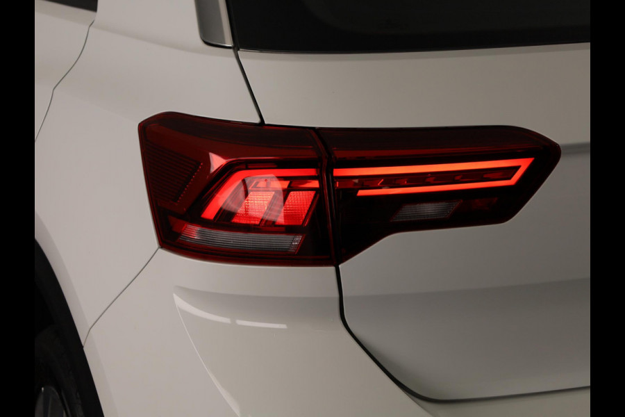 Volkswagen T-Roc 1.0 TSI Life 110 pk | Navigatie via App | LED Koplampen | Parkeersensoren (Park assist) | Achteruitrijcamera | Autom. airco | Keyless |
