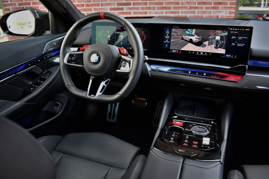 BMW M5 Touring | Chalk Individual | Ultimate Pack | Keramisch | Pano | Trekh | B&W | DA+