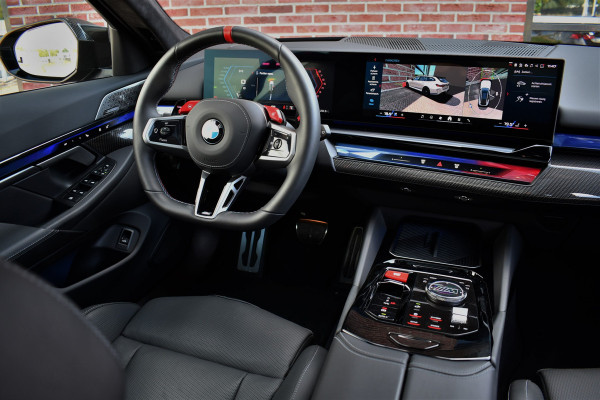 BMW M5 Touring | Chalk Individual | Ultimate Pack | Keramisch | Pano | Trekh | B&W | DA+