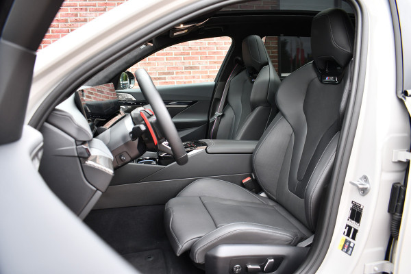 BMW M5 Touring | Chalk Individual | Ultimate Pack | Keramisch | Pano | Trekh | B&W | DA+
