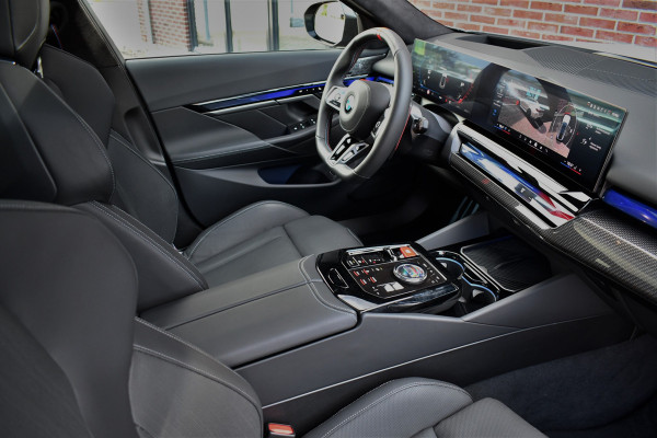 BMW M5 Touring | Chalk Individual | Ultimate Pack | Keramisch | Pano | Trekh | B&W | DA+