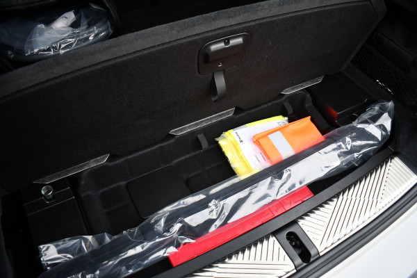 BMW M5 Touring | Chalk Individual | Ultimate Pack | Keramisch | Pano | Trekh | B&W | DA+