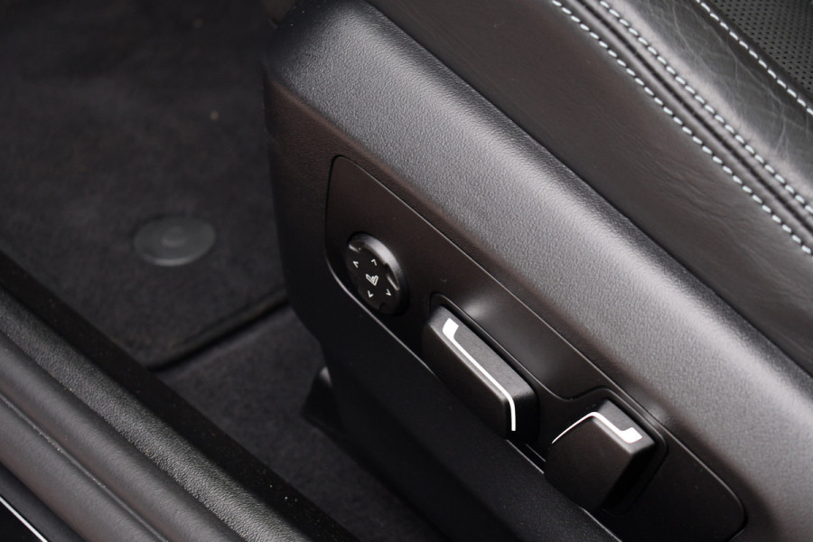 BMW M5 Touring | Chalk Individual | Ultimate Pack | Keramisch | Pano | Trekh | B&W | DA+