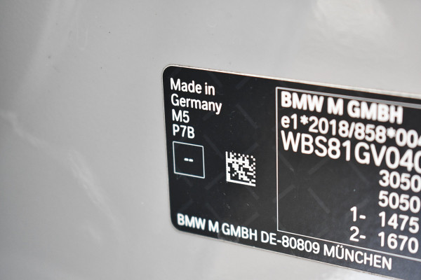 BMW M5 Touring | Chalk Individual | Ultimate Pack | Keramisch | Pano | Trekh | B&W | DA+