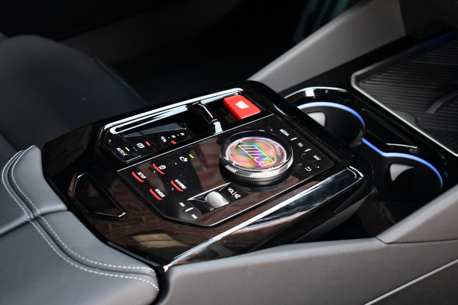 BMW M5 Touring | Chalk Individual | Ultimate Pack | Keramisch | Pano | Trekh | B&W | DA+