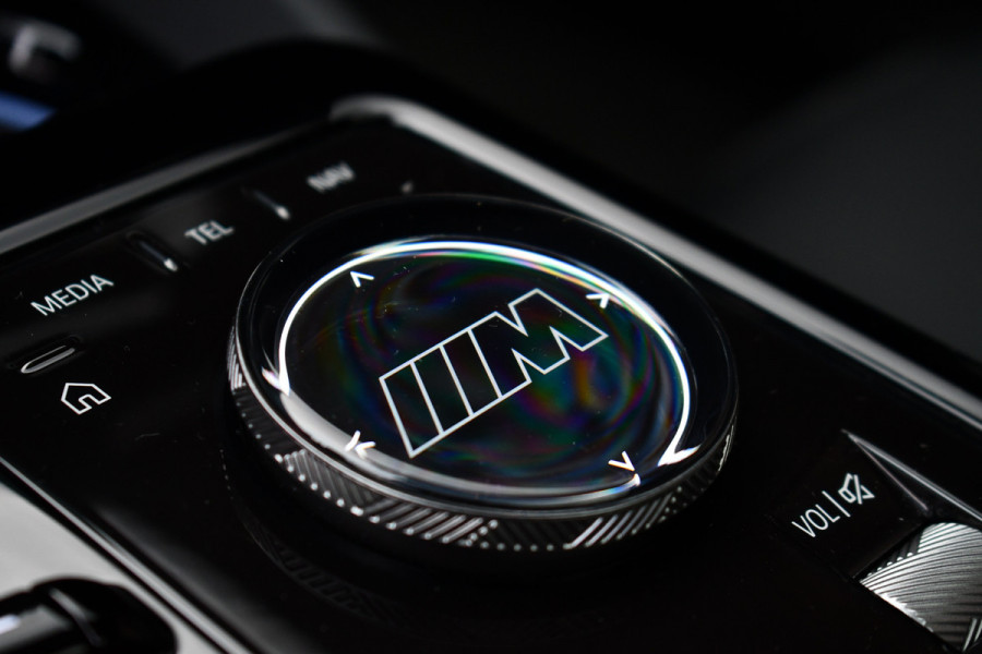BMW M5 Touring | Chalk Individual | Ultimate Pack | Keramisch | Pano | Trekh | B&W | DA+