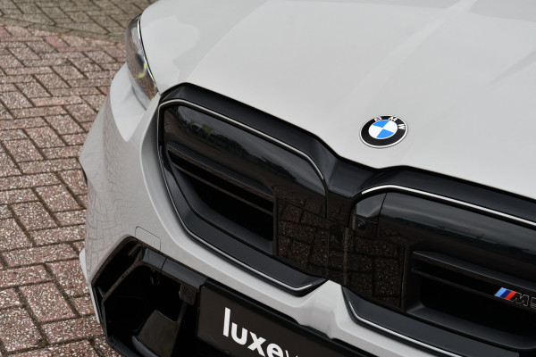 BMW M5 Touring | Chalk Individual | Ultimate Pack | Keramisch | Pano | Trekh | B&W | DA+