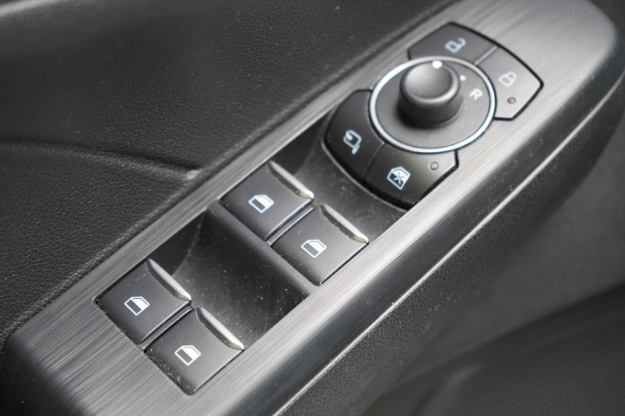 Ford Kuga 2.5 PHEV ST-Line | SoH 100% | Black Pakket | Blind-Spot | Stuurverwarming | Carplay | Navigatie
