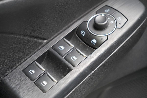 Ford Kuga 2.5 PHEV ST-Line | SoH 100% | Black Pakket | Blind-Spot | Stuurverwarming | Carplay | Navigatie