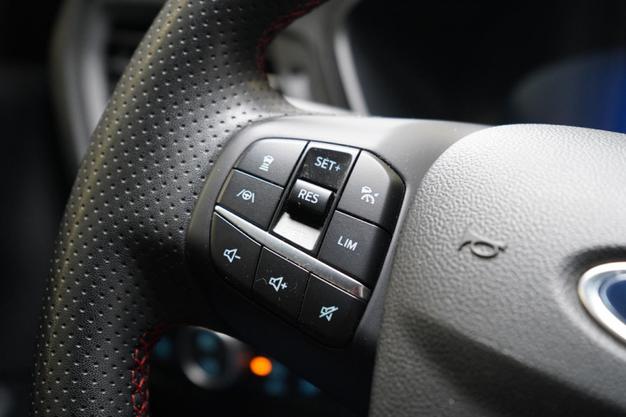 Ford Kuga 2.5 PHEV ST-Line | SoH 100% | Black Pakket | Blind-Spot | Stuurverwarming | Carplay | Navigatie