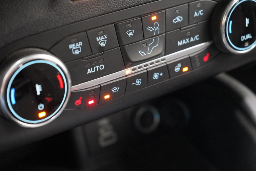 Ford Kuga 2.5 PHEV ST-Line | SoH 100% | Black Pakket | Blind-Spot | Stuurverwarming | Carplay | Navigatie